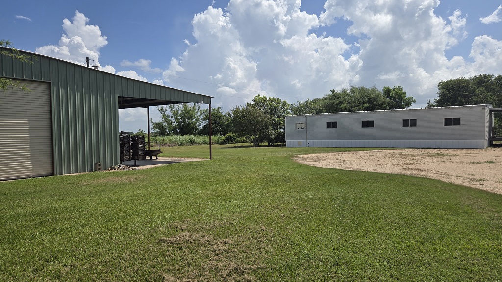 CR 375, EL CAMPO, TX  77437